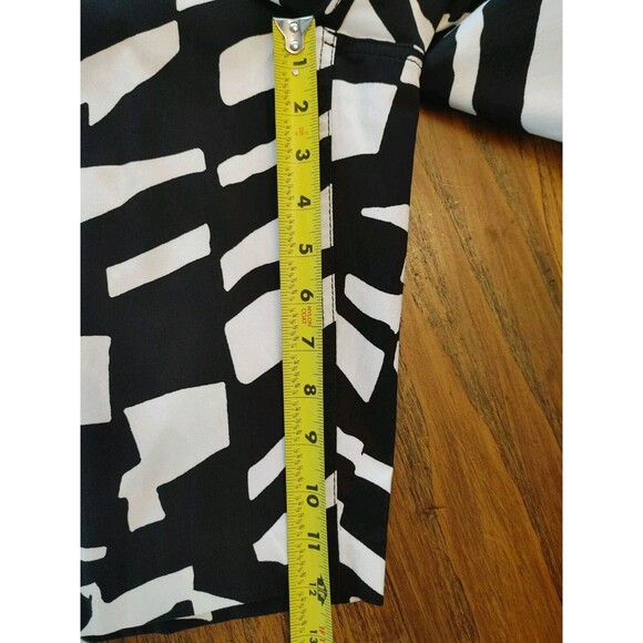 Westbound Geometric Black/White Ladies Shorts 18 Pull-on EC - Picture 5 of 10